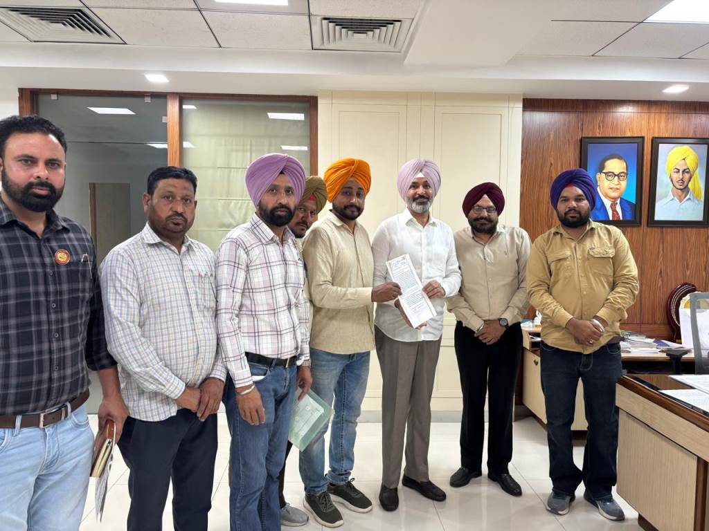 DTF delegation meets board chairman regarding problems of students in floodaffected areas